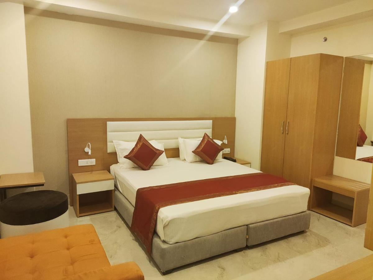 Hotel Xenia Varanasi Exterior foto