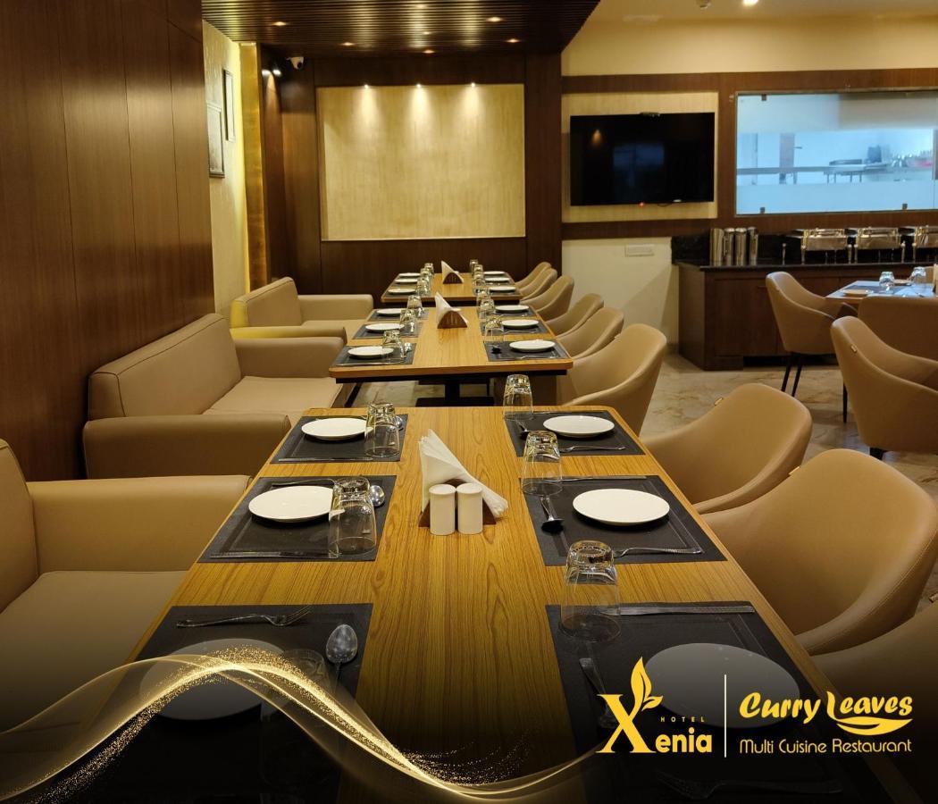 Hotel Xenia Varanasi Exterior foto